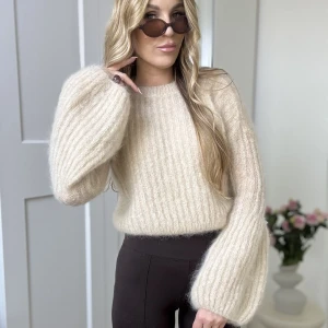 Sweter Charlotte 81% super kid moher beż