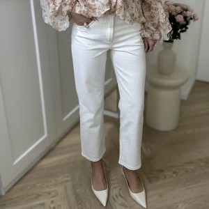 Jeansy Ivory  Straight Leg 